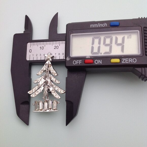 Sparkly Tinsely Silver Christmas Tree Brooch w Diamond and Emerald Cut Crystals - Picture 8 of 9